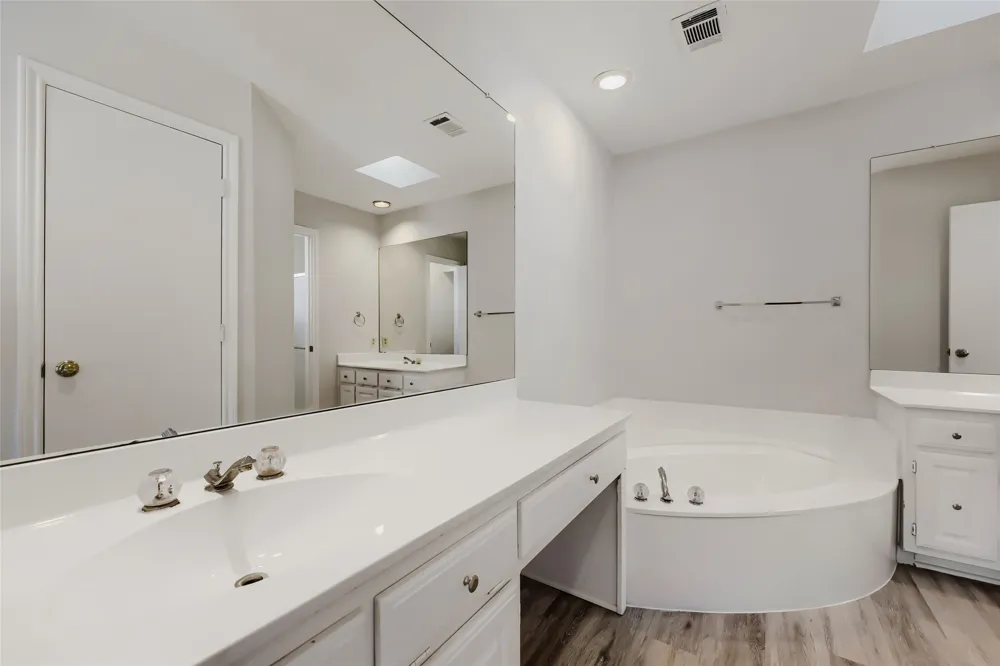 1021 Rio Grande Drive Benbrook, TX 76126
