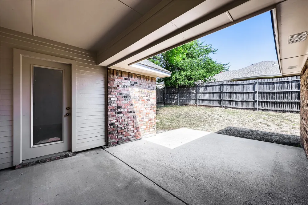 1021 Rio Grande Drive Benbrook, TX 76126