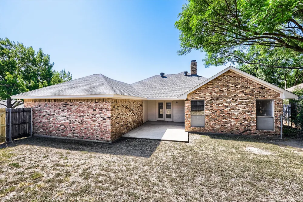 1021 Rio Grande Drive Benbrook, TX 76126