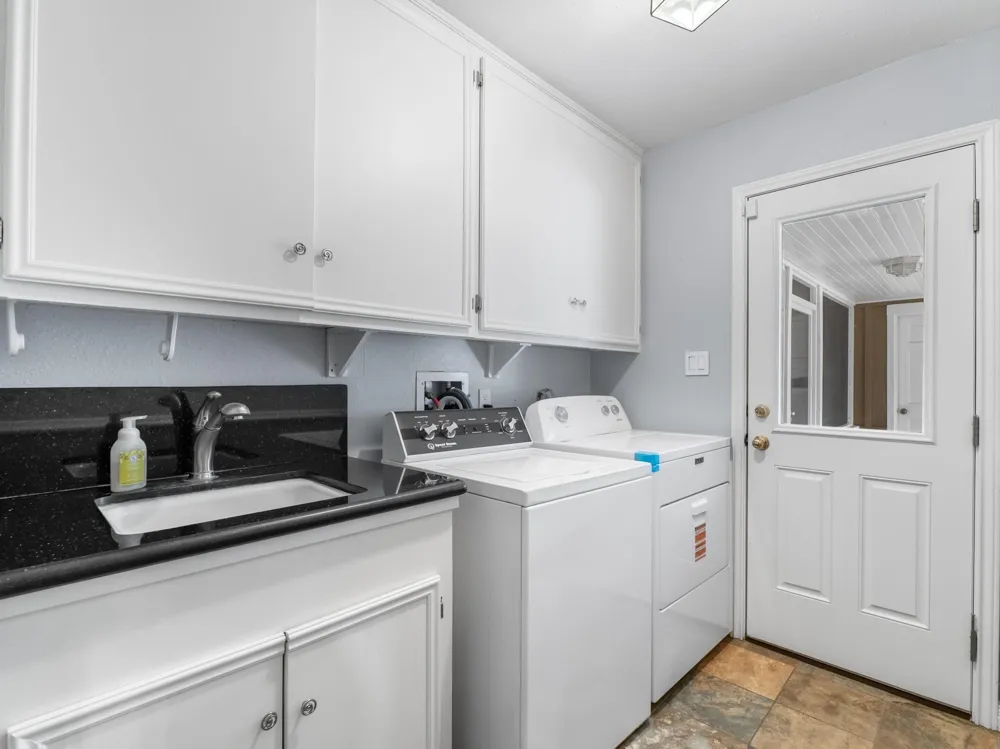 2613 Oak Drive Bay City, TX 77414