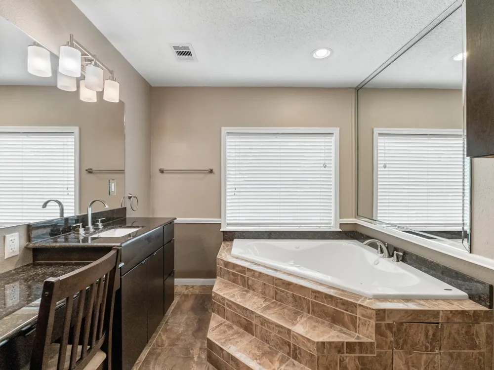 2613 Oak Drive Bay City, TX 77414