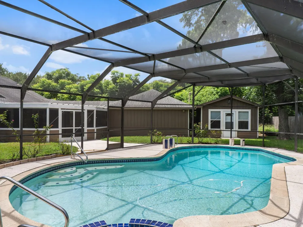 2613 Oak Drive Bay City, TX 77414