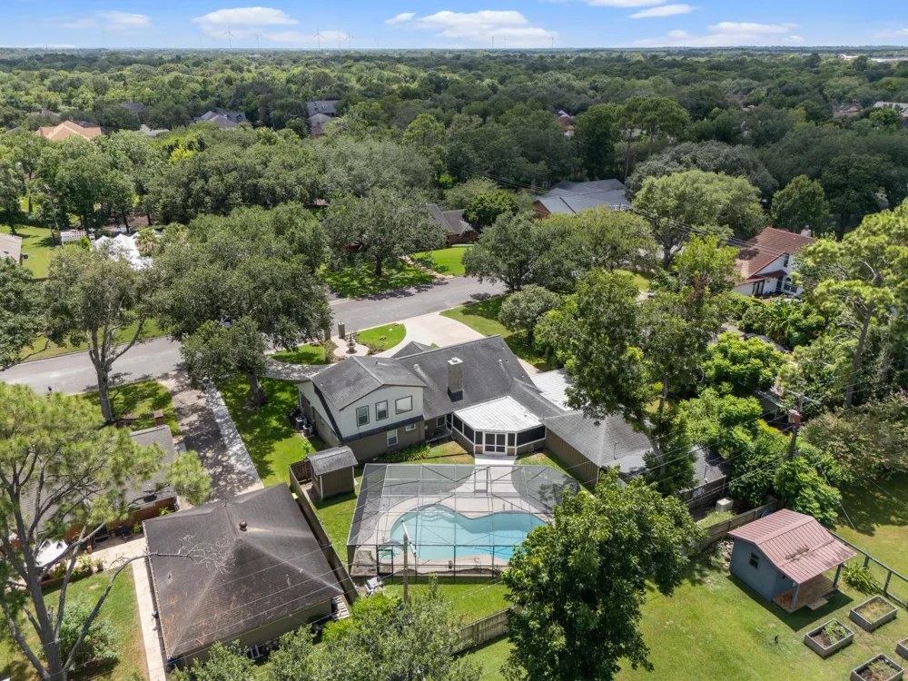 2613 Oak Drive Bay City, TX 77414
