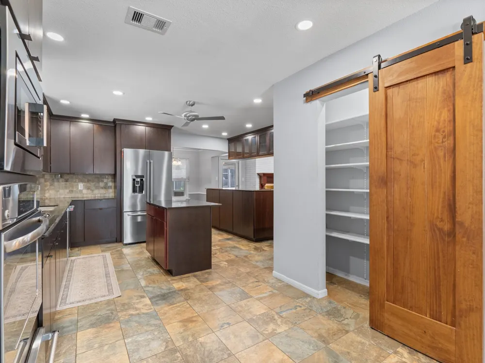 2613 Oak Drive Bay City, TX 77414