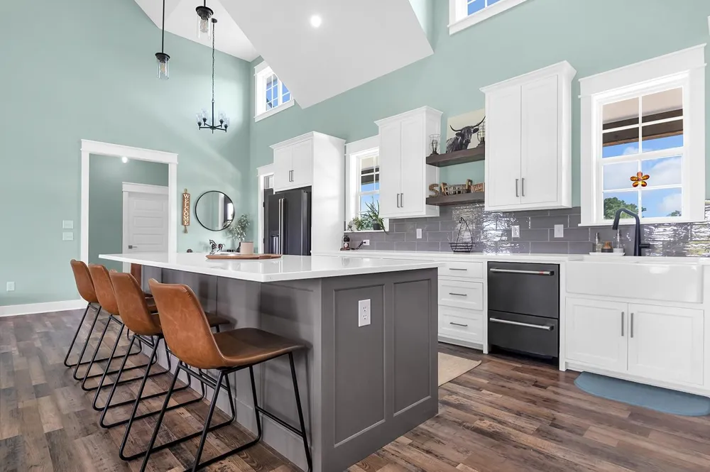 224 James King Road Zavalla, TX 75980