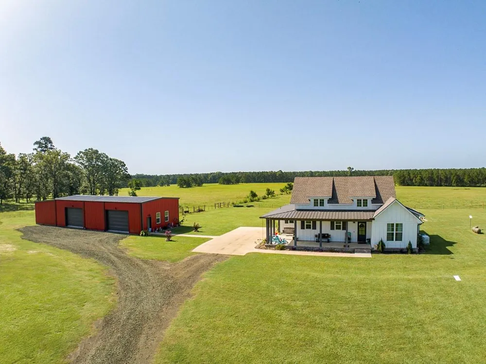 224 James King Road Zavalla, TX 75980