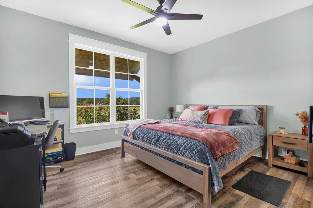 224 James King Road Zavalla, TX 75980