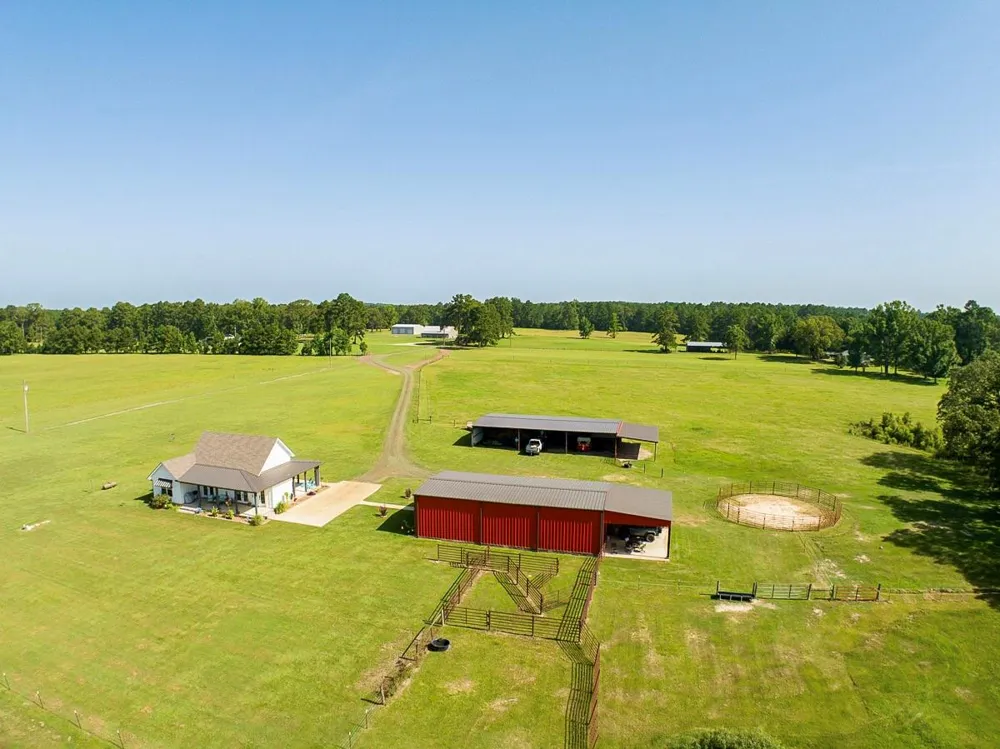 224 James King Road Zavalla, TX 75980