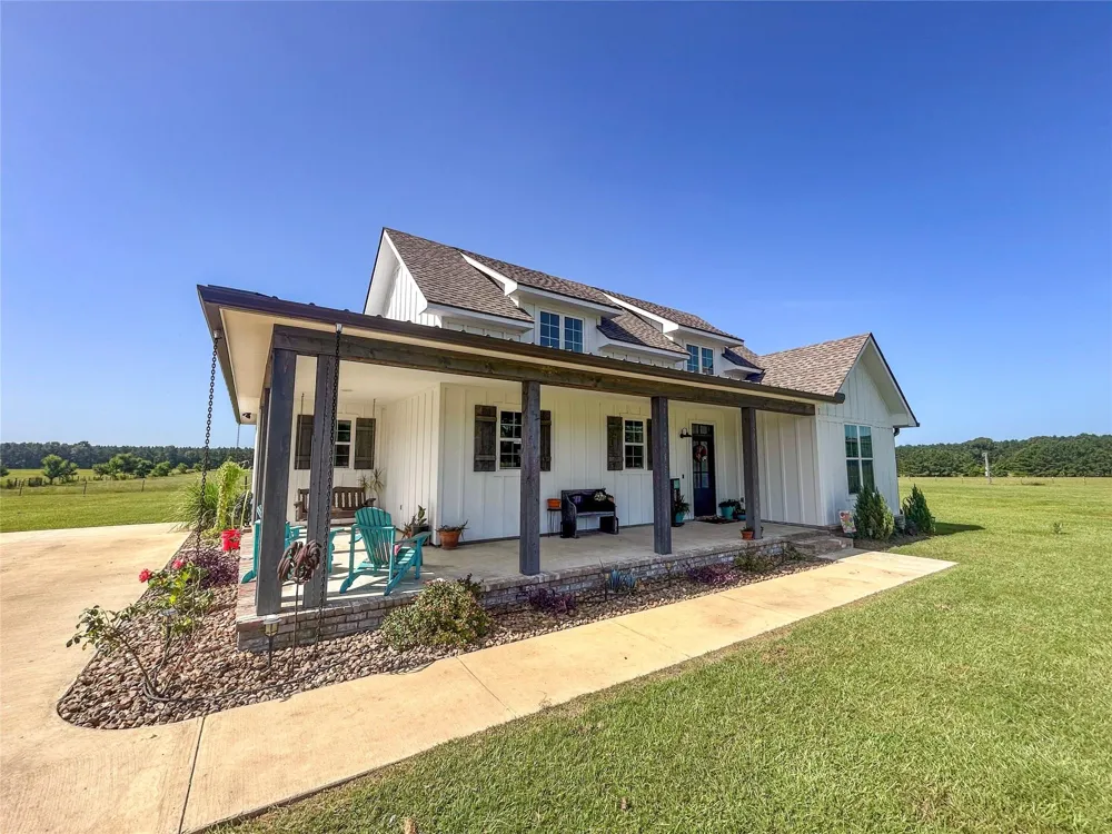 224 James King Road Zavalla, TX 75980