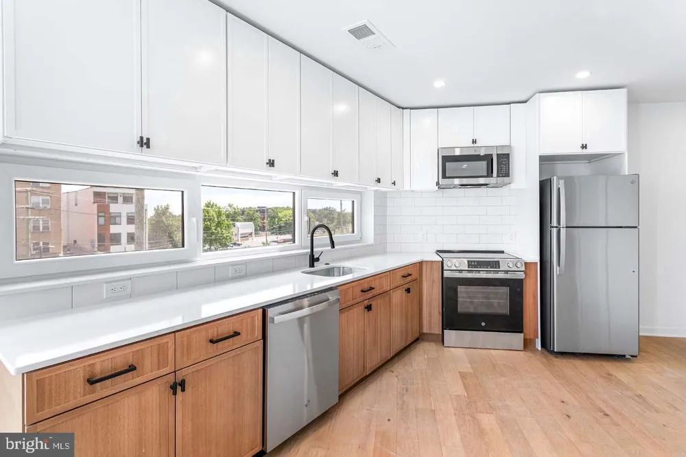 1522 RHODE ISLAND AVENUE NE #301 Washington, DC 20018
