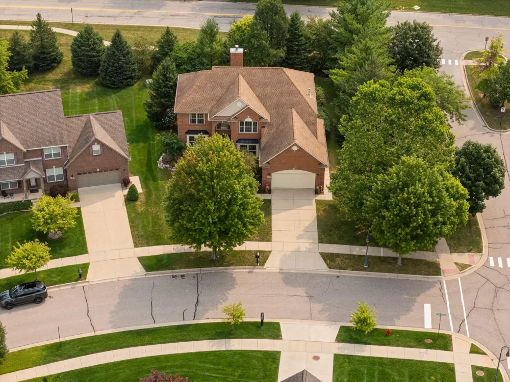 691 Park Lane Road Chelsea, MI 48118