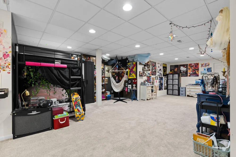 691 Park Lane Road Chelsea, MI 48118