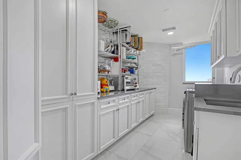 3920 Ocean Drive #9b Singer Island, FL 33404