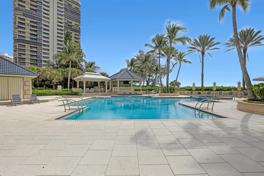 3920 Ocean Drive #9b Singer Island, FL 33404