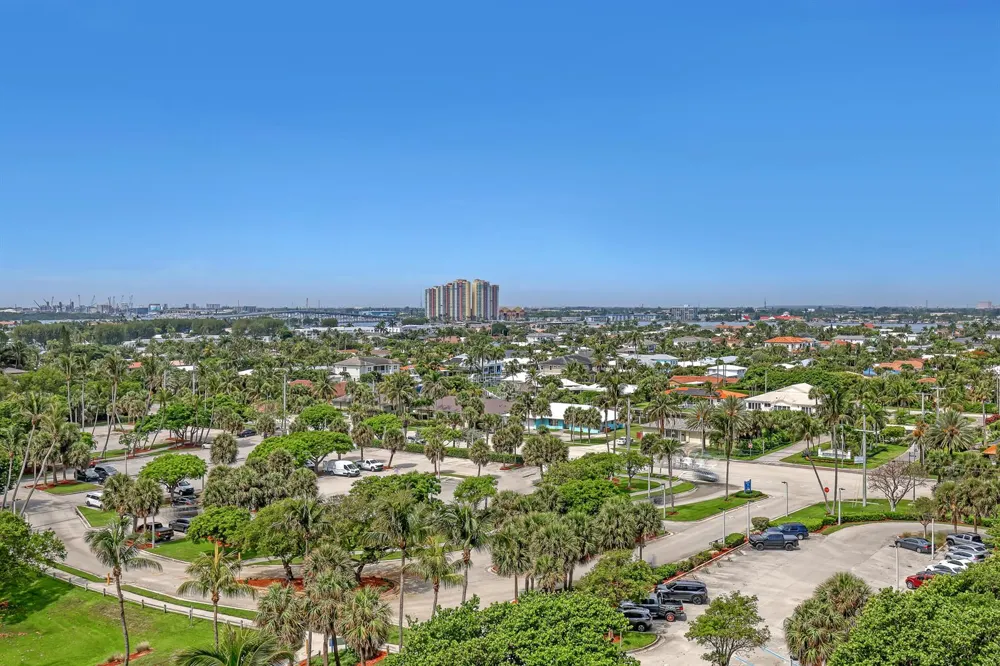 3920 Ocean Drive #9b Singer Island, FL 33404