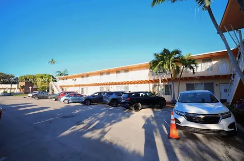 13 S Royal Poinciana Blvd #2