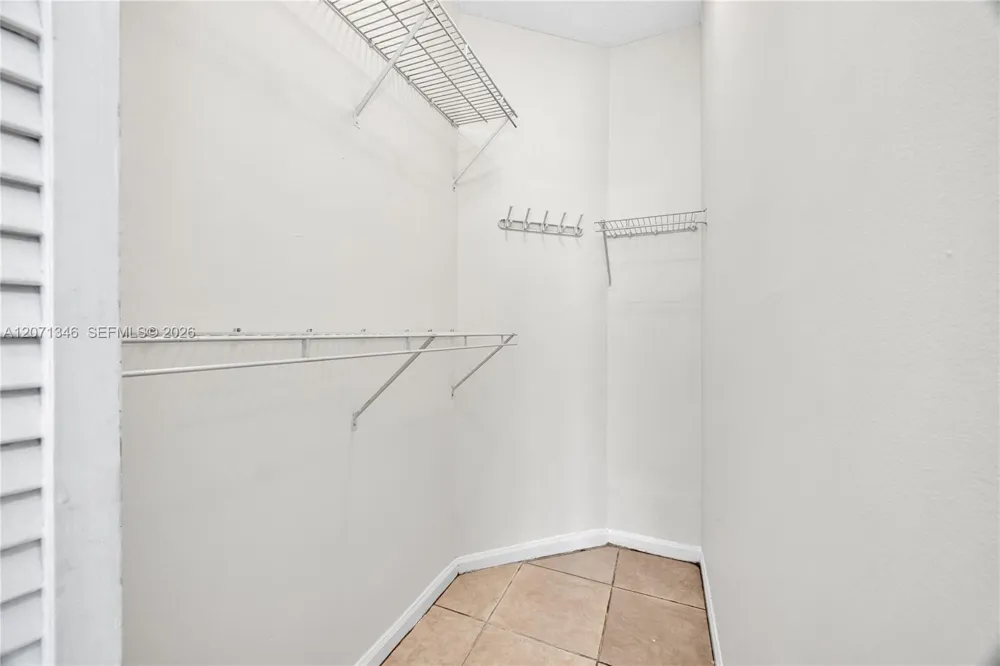 1280 S Alhambra Cir #2413 Coral Gables, FL 33146
