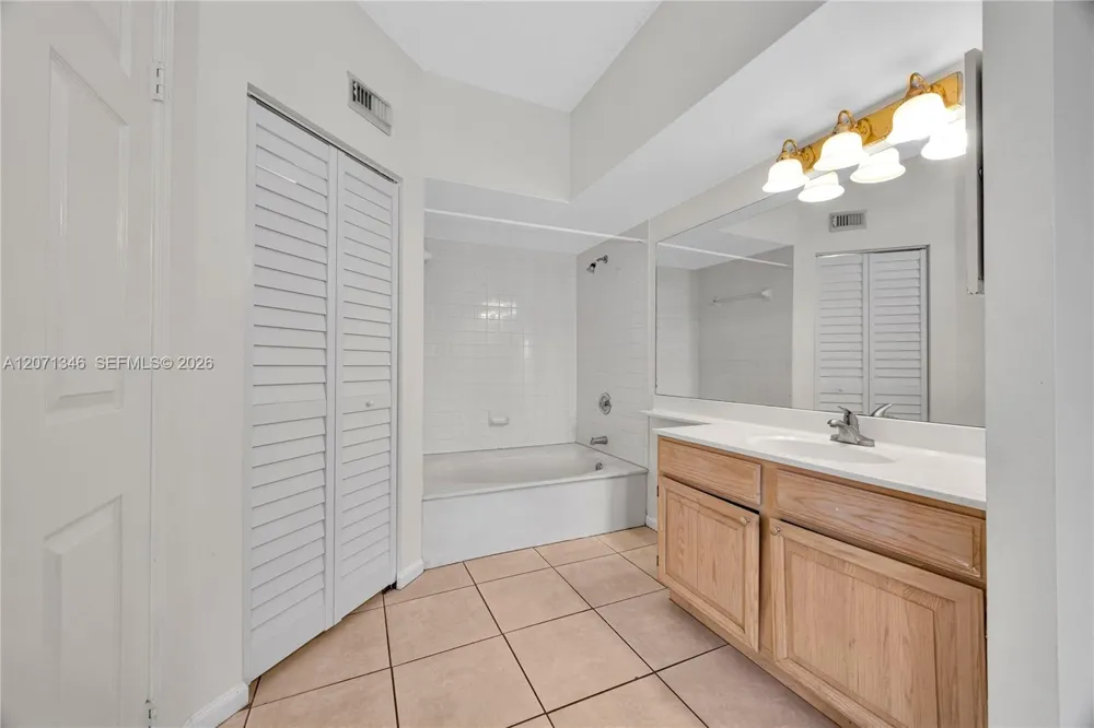 1280 S Alhambra Cir #2413 Coral Gables, FL 33146