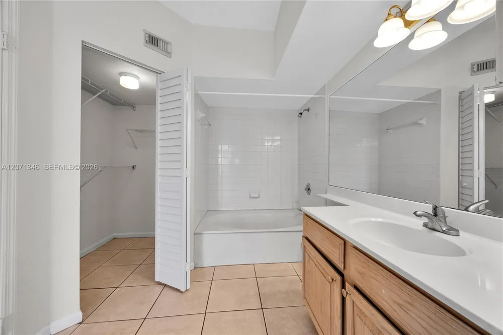 1280 S Alhambra Cir #2413 Coral Gables, FL 33146