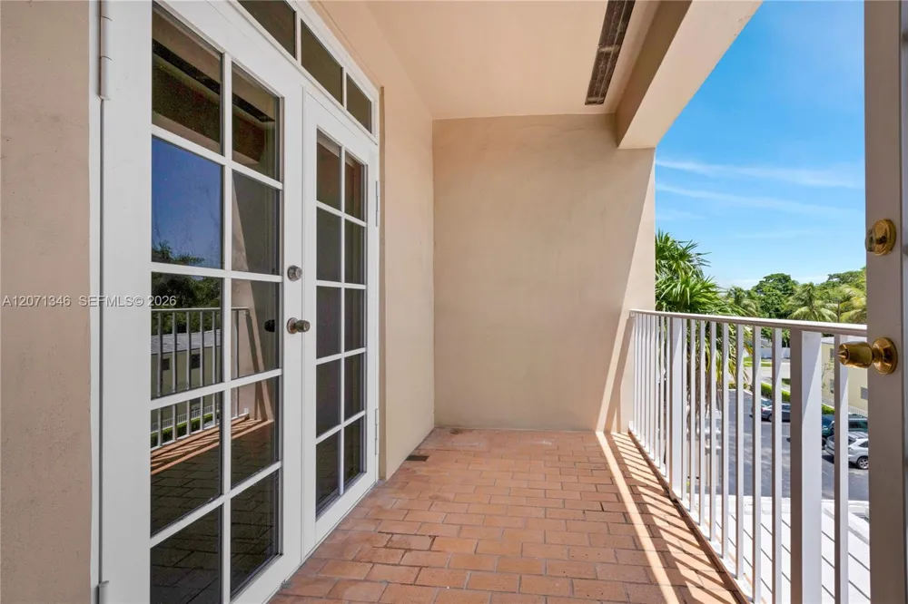1280 S Alhambra Cir #2413 Coral Gables, FL 33146