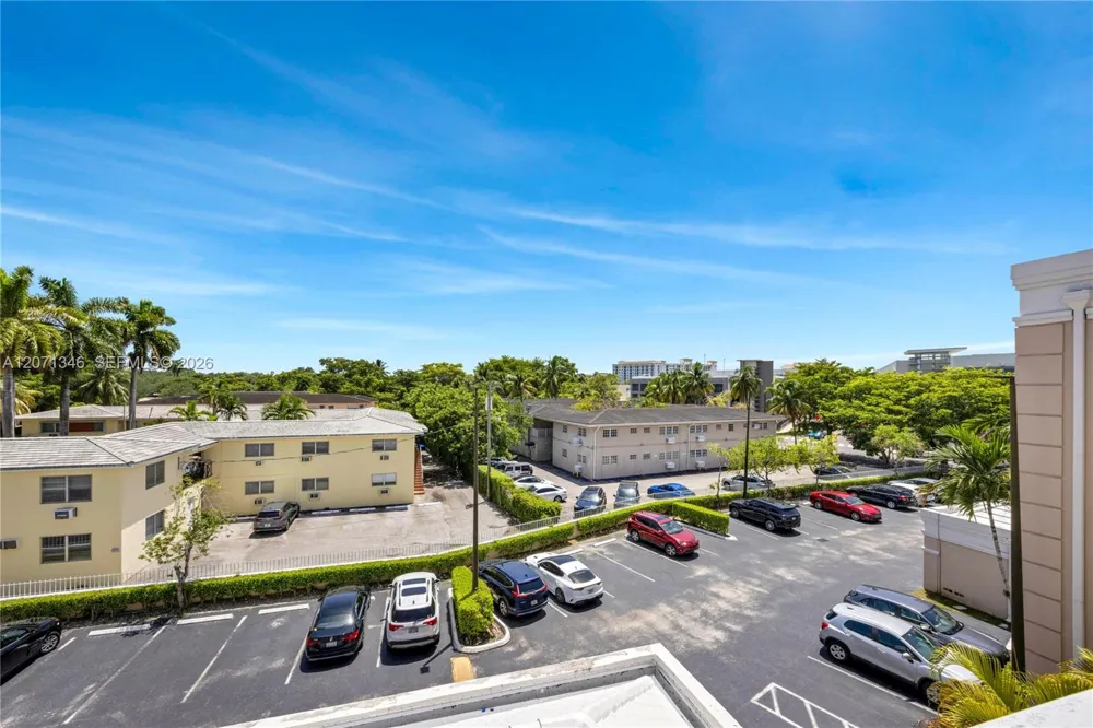 1280 S Alhambra Cir #2413 Coral Gables, FL 33146