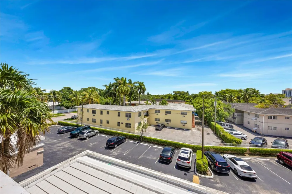 1280 S Alhambra Cir #2413 Coral Gables, FL 33146