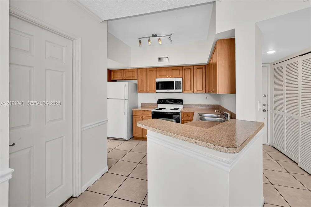 1280 S Alhambra Cir #2413 Coral Gables, FL 33146