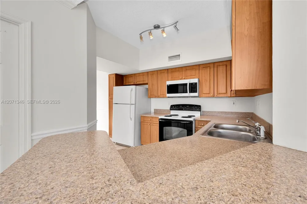 1280 S Alhambra Cir #2413 Coral Gables, FL 33146