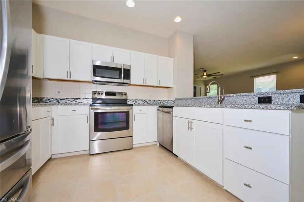 8909 Bristol BEND Fort Myers, FL 33908
