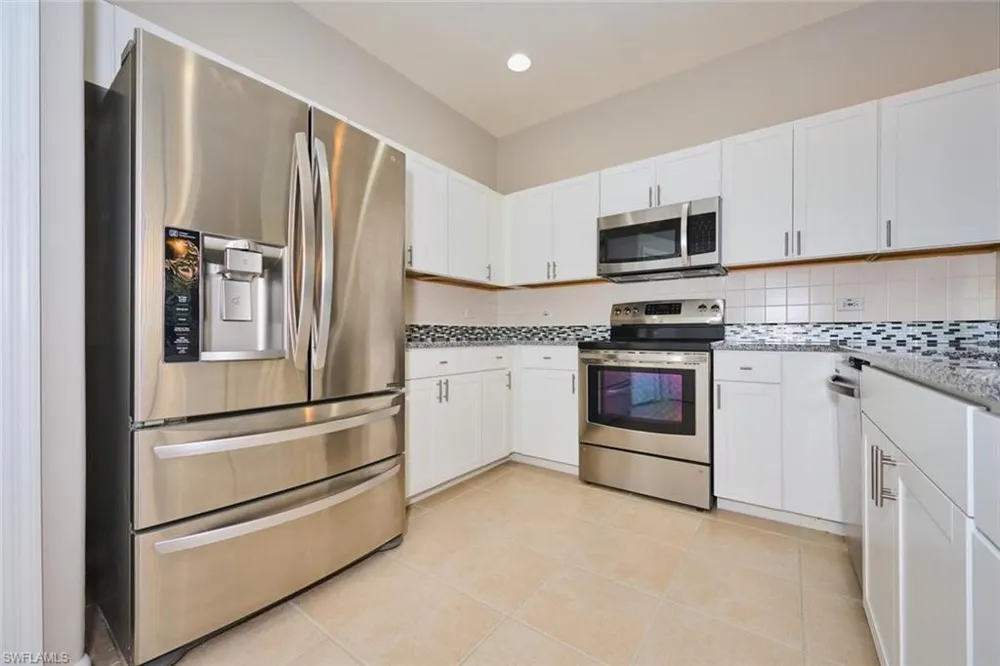 8909 Bristol BEND Fort Myers, FL 33908