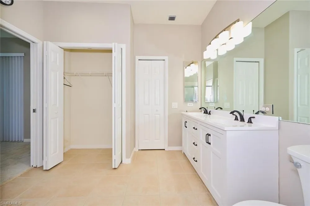 8909 Bristol BEND Fort Myers, FL 33908