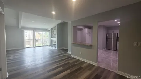 6688 Maple Lakes Drive