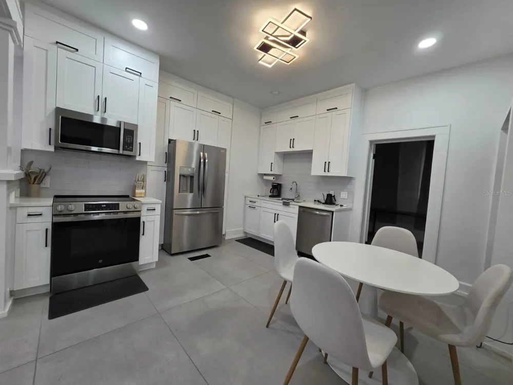 691 10TH AVENUE S St Petersburg, FL 33701