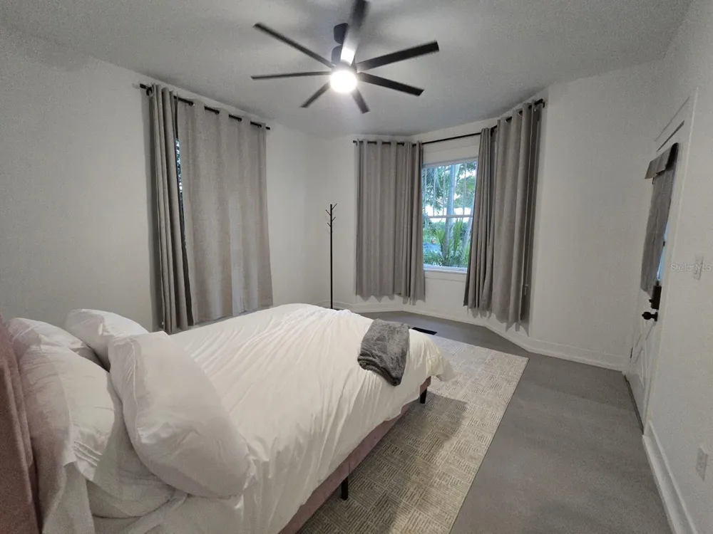691 10TH AVENUE S St Petersburg, FL 33701