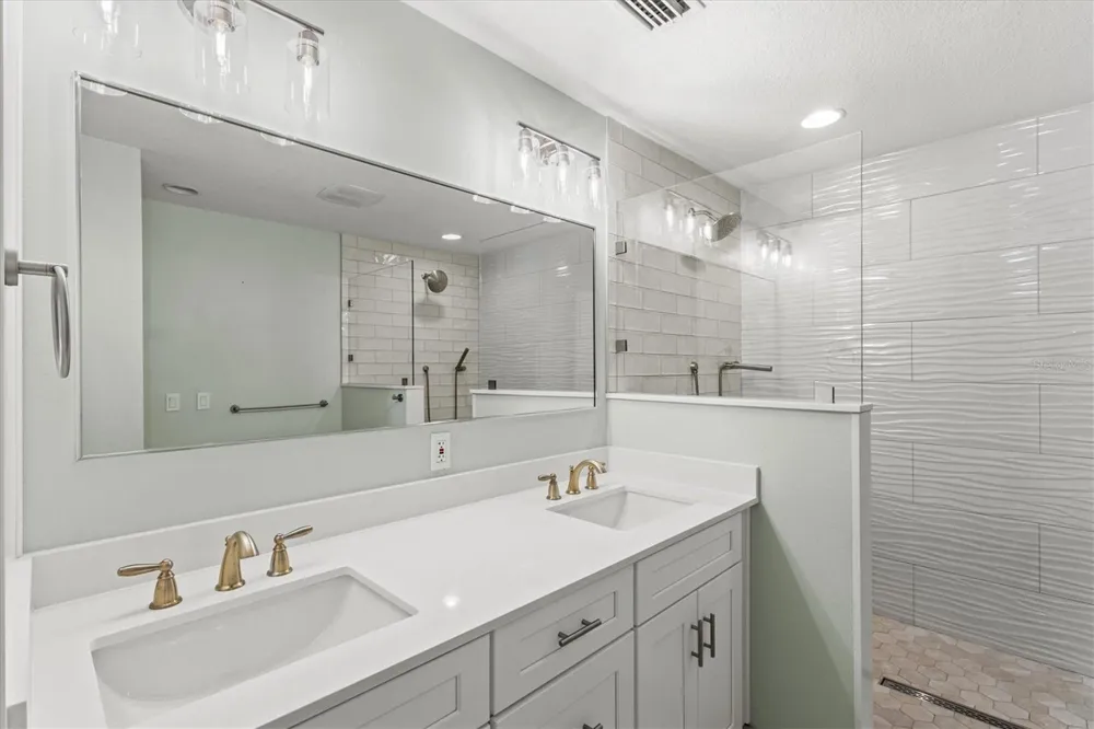 212 S DAKOTA AVENUE #E Tampa, FL 33606
