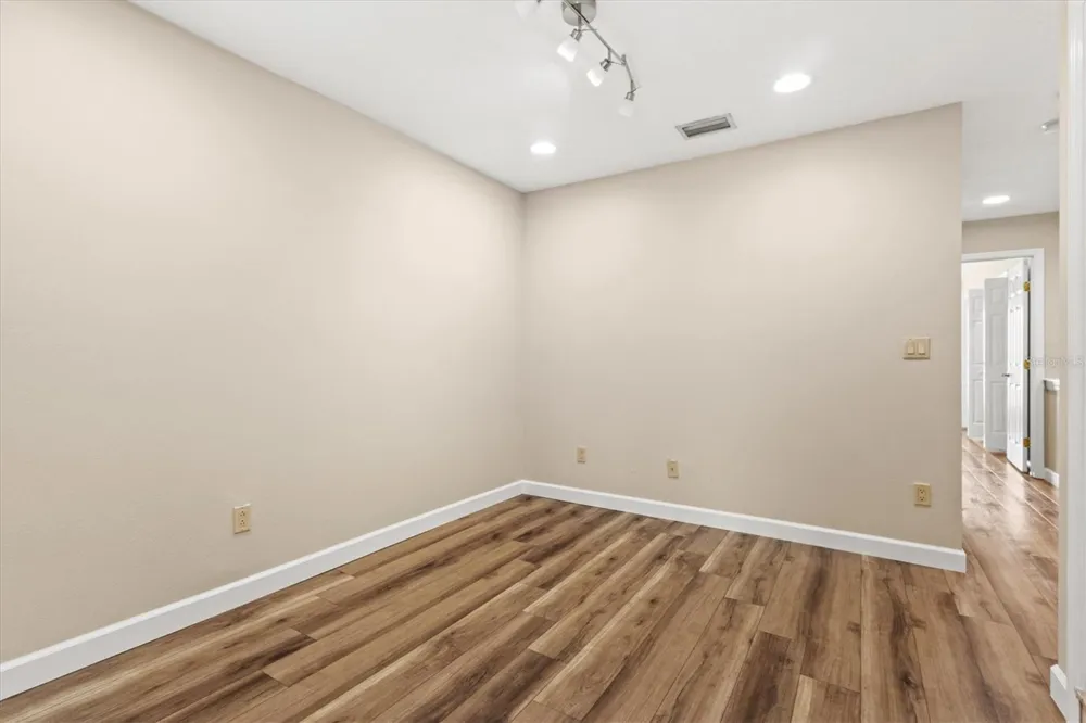212 S DAKOTA AVENUE #E Tampa, FL 33606