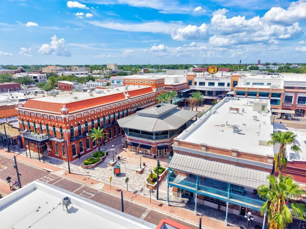 212 S DAKOTA AVENUE #E Tampa, FL 33606