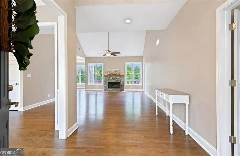 93 Overlook CIR Dawsonville, GA 30534
