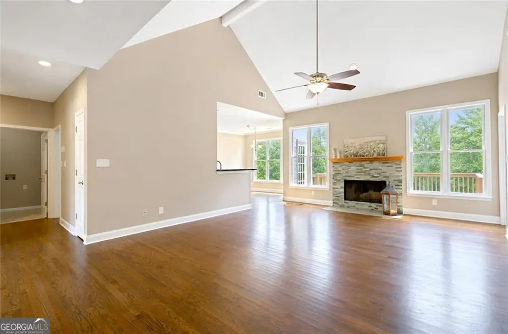 93 Overlook CIR Dawsonville, GA 30534