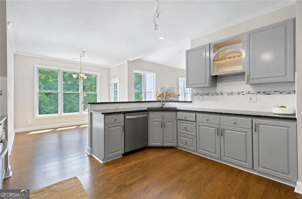 93 Overlook CIR Dawsonville, GA 30534