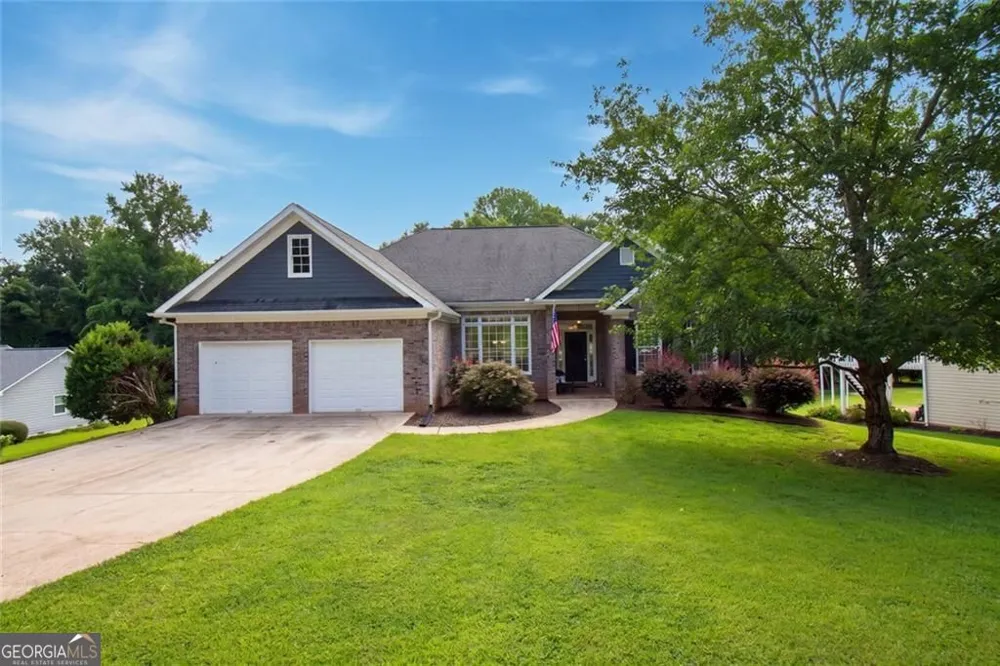 93 Overlook CIR Dawsonville, GA 30534