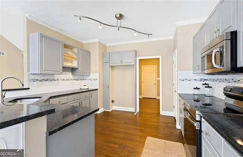 93 Overlook CIR Dawsonville, GA 30534