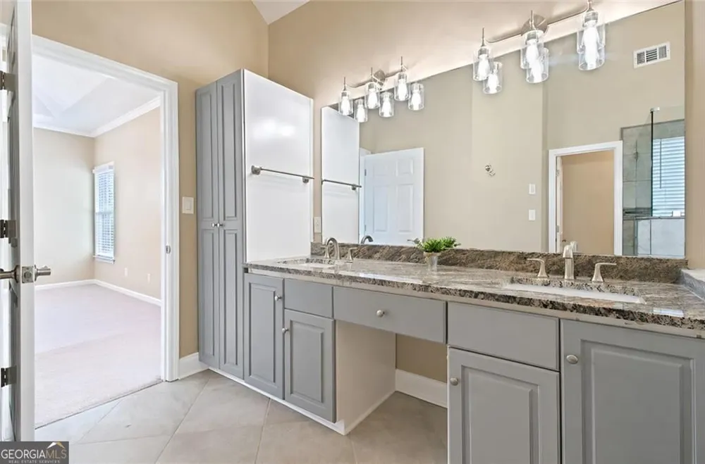 93 Overlook CIR Dawsonville, GA 30534