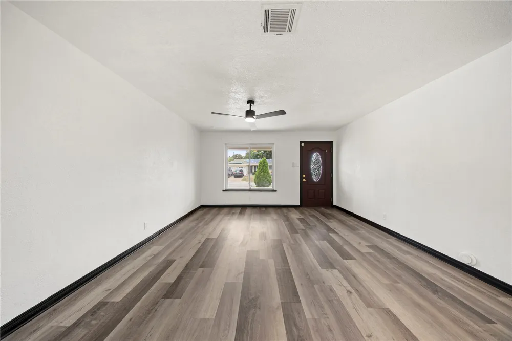 5316 Ammons Haltom City, TX 76117