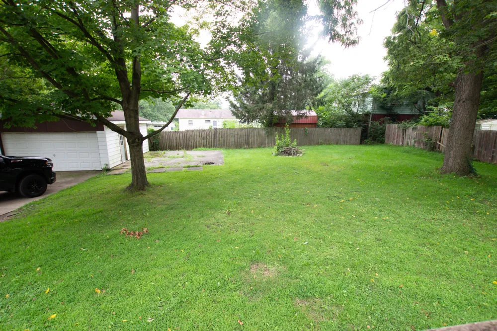 318 S East Street Cassopolis, MI 49031