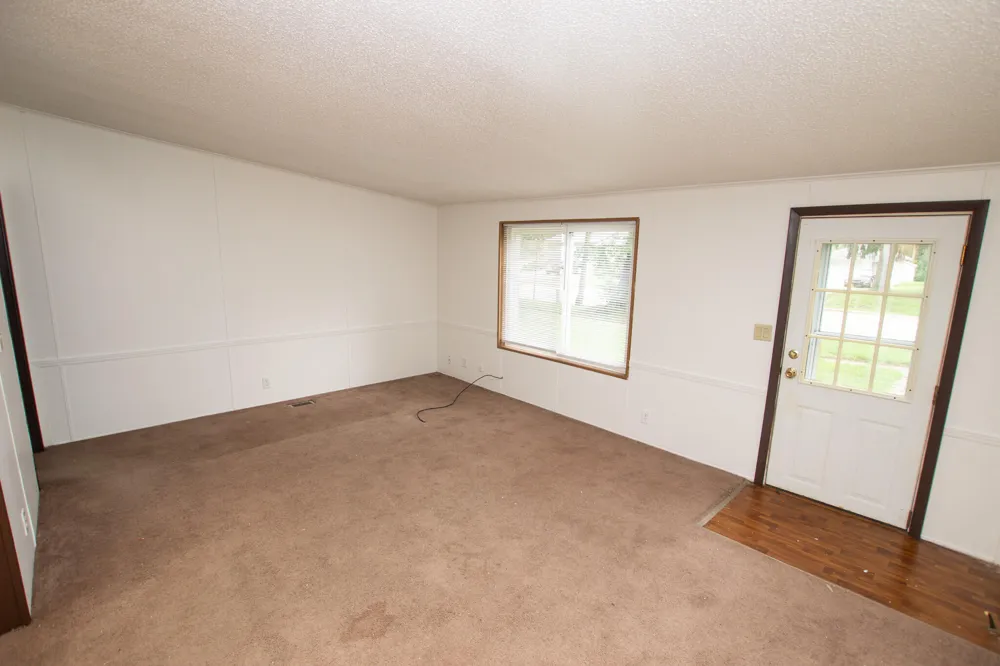318 S East Street Cassopolis, MI 49031