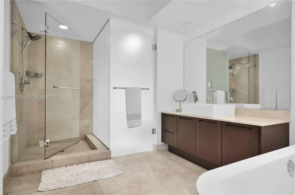 250 Sunny Isles Blvd #3-904 Sunny Isles Beach, FL 33160