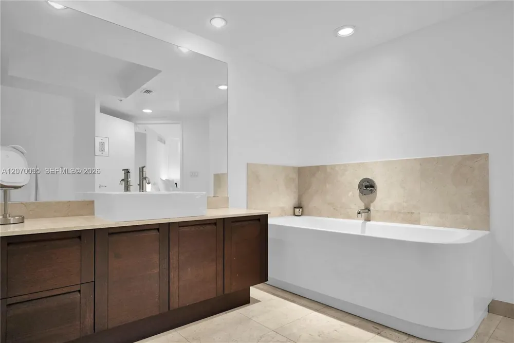 250 Sunny Isles Blvd #3-904 Sunny Isles Beach, FL 33160