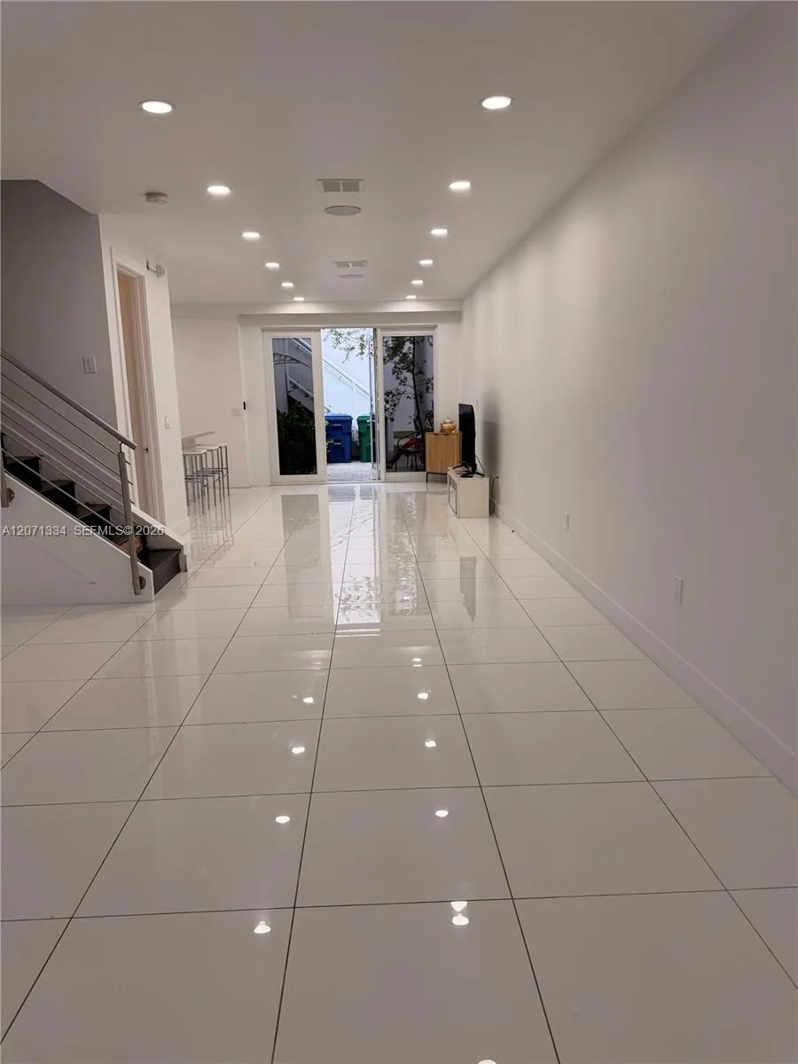 10330 NW 66 ST #10330 Doral, FL 33178