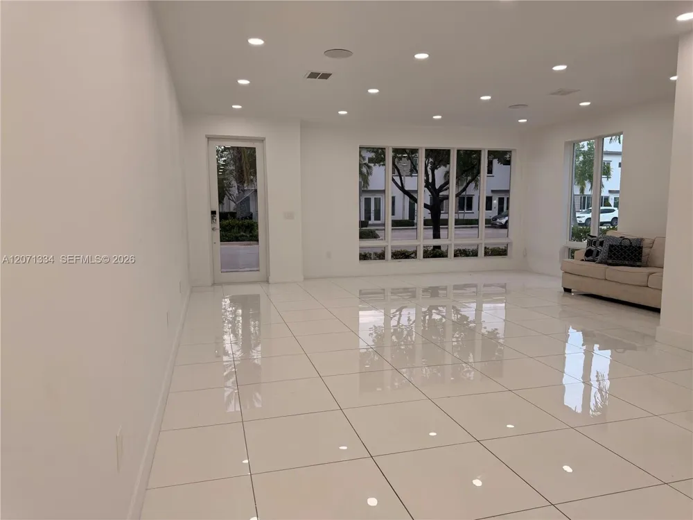 10330 NW 66 ST #10330 Doral, FL 33178